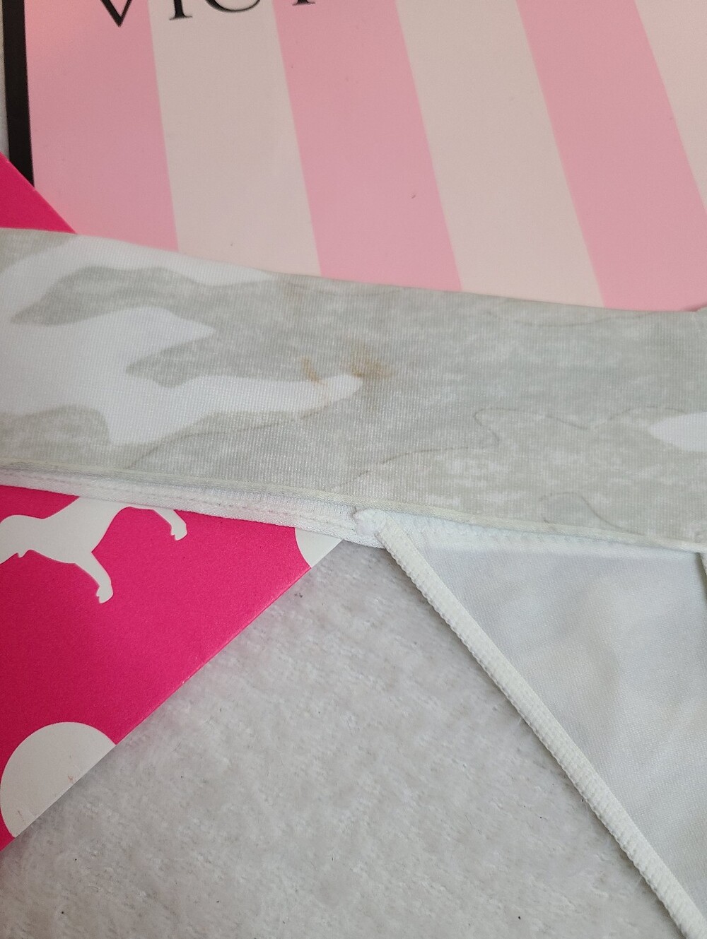 Retired VS PINK Smooth No-show Nylon Yoga Thong Panty Size M Light Camo - Picture 4 of 5